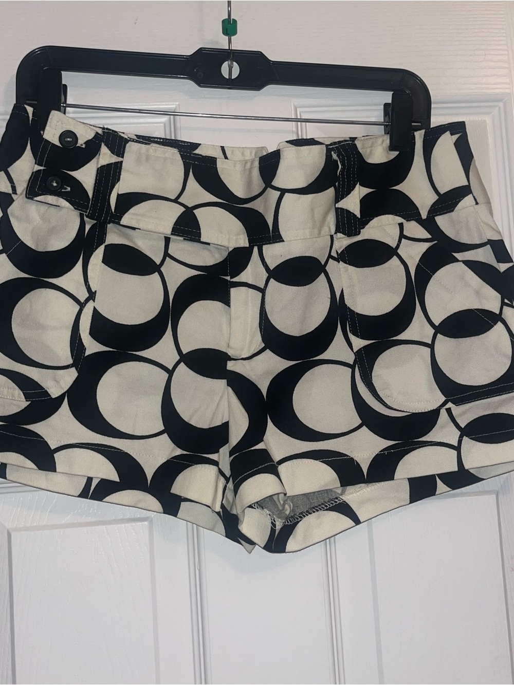 Speechless Black & White Graphic Circle Print Shorts